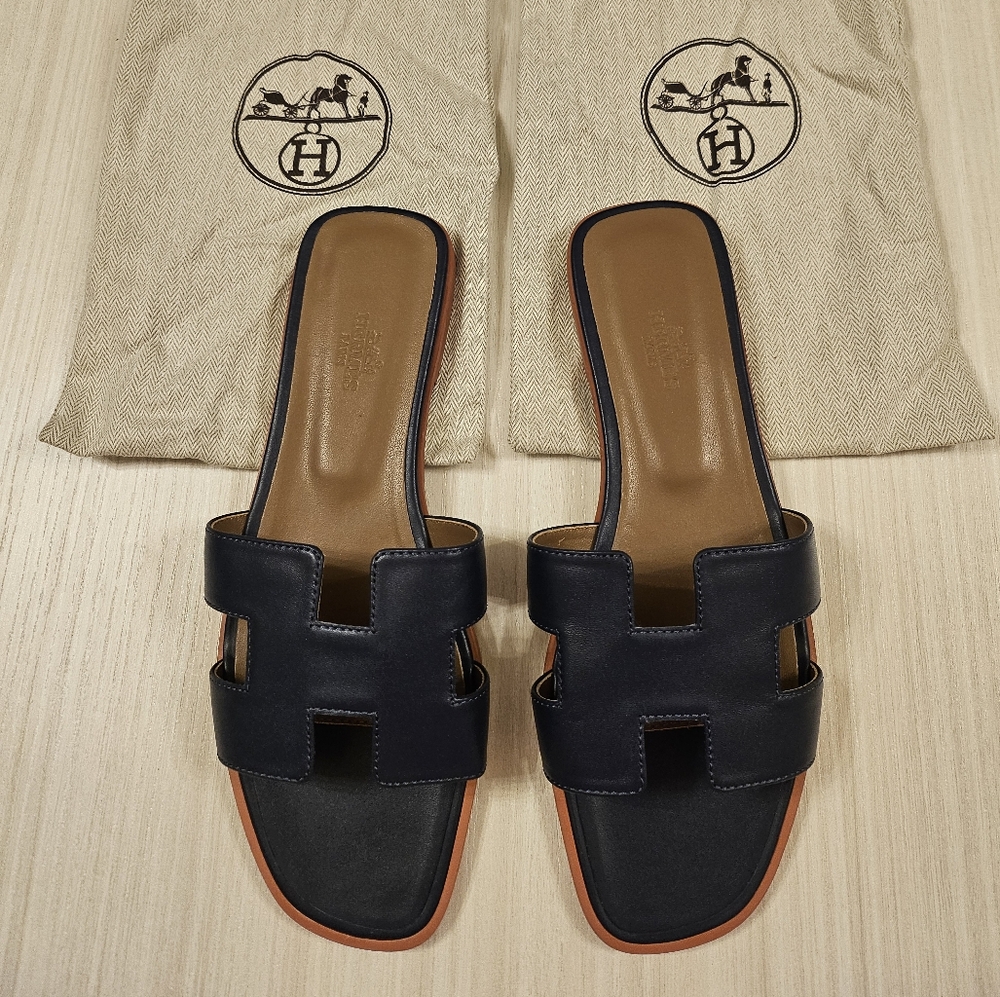 Hermes Oran Sandals - size 40 - Navy